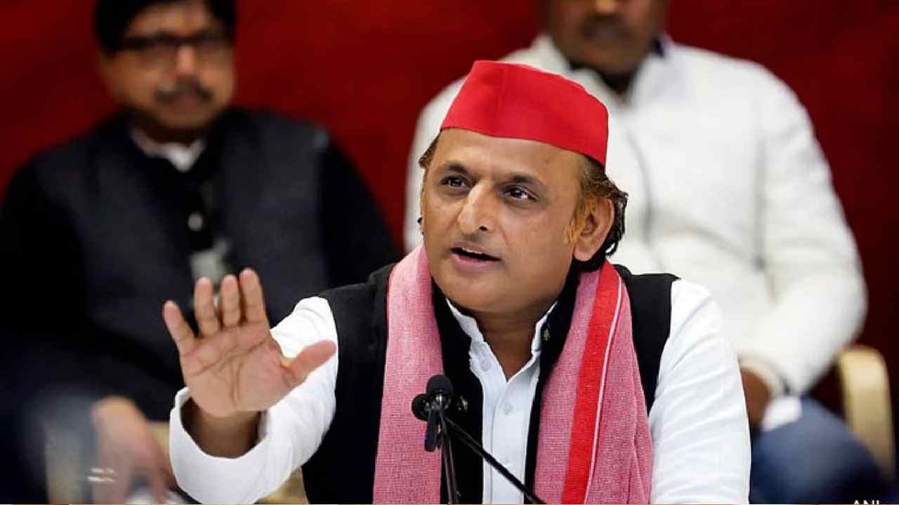 महिलाओं को 40 हजार रुपए, हफ्ते में दो दिन छुट्टी; चुनाव से पहले अखिलेश यादव ने चला आधी आबादी वाला दांव