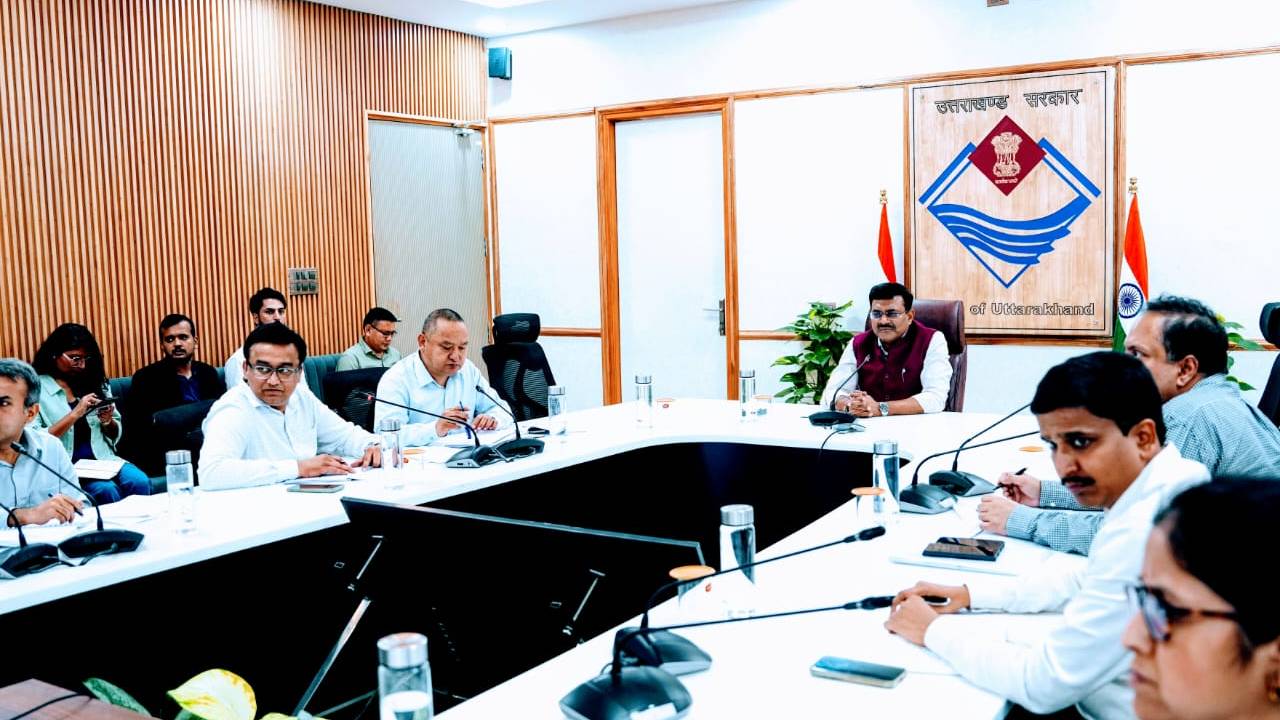 Uttrakhand News:मुख्य सचिव ने की प्रदेश में रोपवे परियोजनाओं की समीक्षा, रेग्यूलेषन और रूल्स जारी करने के आदेश