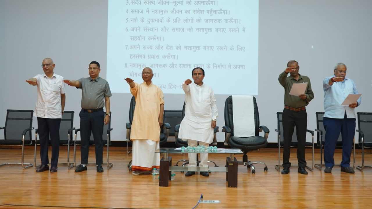 Uttarakhand News: युवा शक्ति के संकल्प से बनेगा नशामुक्त उत्तराखंड, डॉ. धन सिंह रावत ने छात्रों को दिलाई शपथ