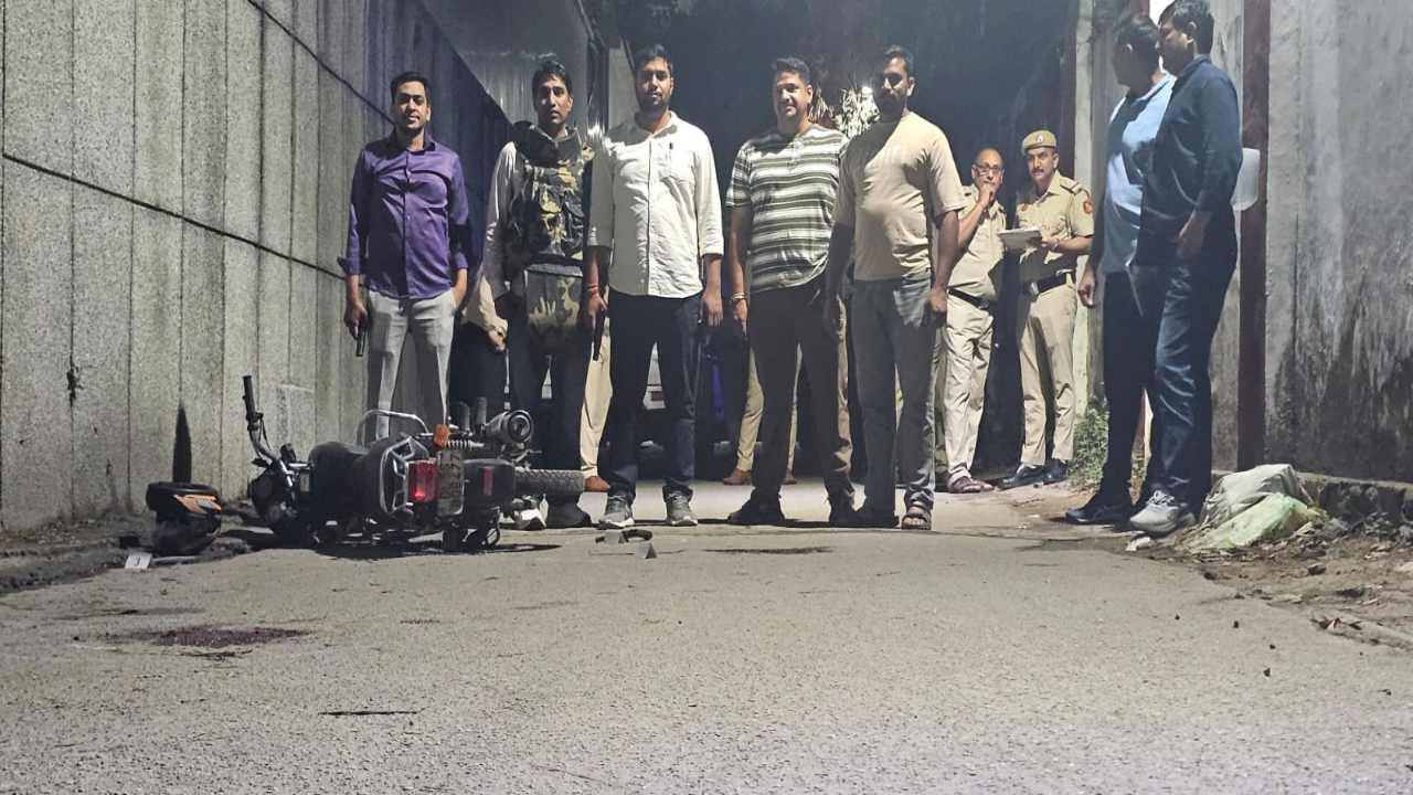 Delhi Encounter: राजधानी दिल्ली में पुलिस और बदमाशों के बीच मुठभेड़, विकास कालिया गैंग के 2 सदस्य मुठभेड़ के बाद गिरफ्तार