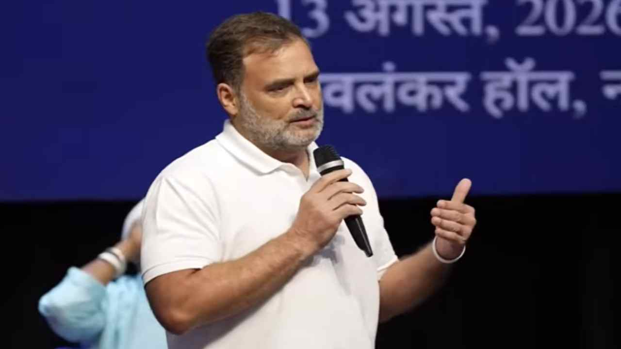 Political News: राहुल गांधी का PM मोदी पर तीखा हमला, बोले- 'रात को सोते नहीं, हम इनको पागल कर देंगे'