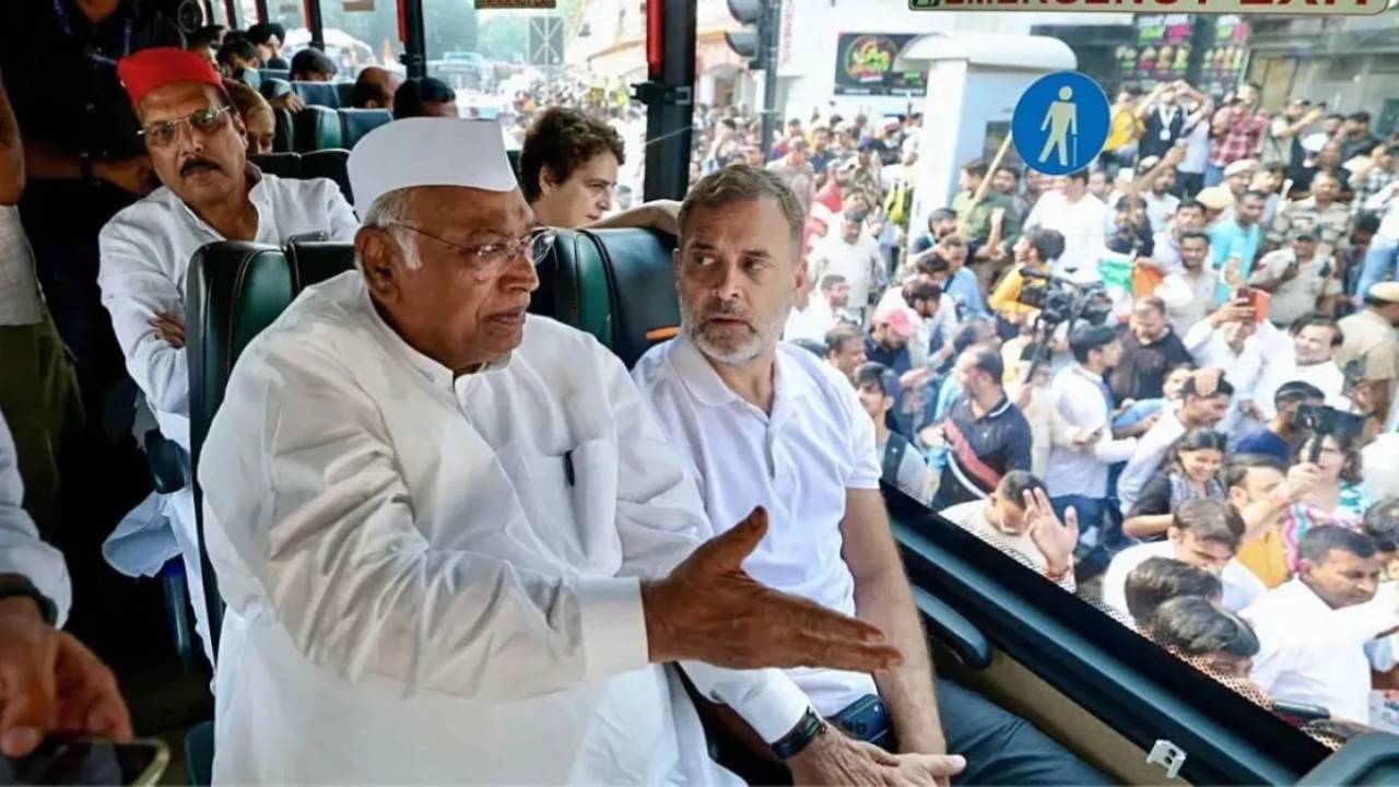 राहुल गांधी के नेतृत्व में सुप्रीम कोर्ट पहुंचा INDIA Bloc, SIR-CEC के खिलाफ दाखिल की याचिका