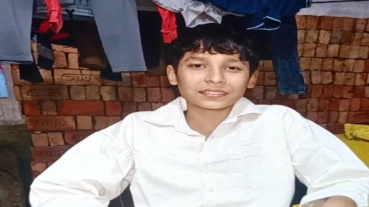 Delhi Crime: लड़की से छेड़छाड़ का विरोध करने पर 15 वर्षीय छात्र की चाकू से हत्या, 3 नाबालिग गिरफ्तार