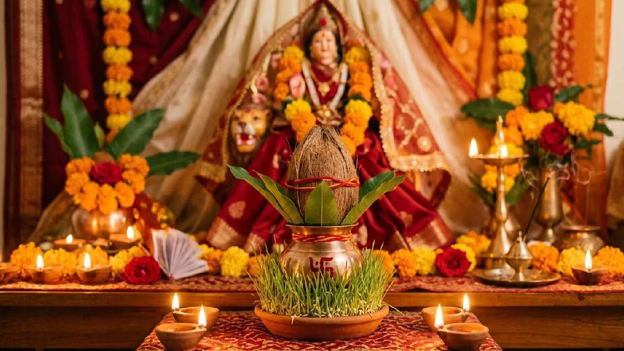 Durga Saptashati Path: शारदीय नवरात्रि में कैसे करें दुर्गा सप्तशती का पाठ? जानें सही विधि और धार्मिक महत्व