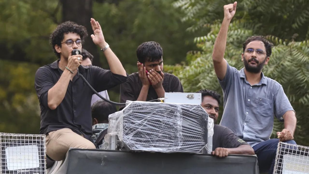 ‘संसद की आवाज़ दबाई नहीं जा सकती’, सौरव दास ने लोकसभा में युवाओं के सवालों को खारिज करने पर जताई नाराजगी; केंद्र सरकार को घेरा
