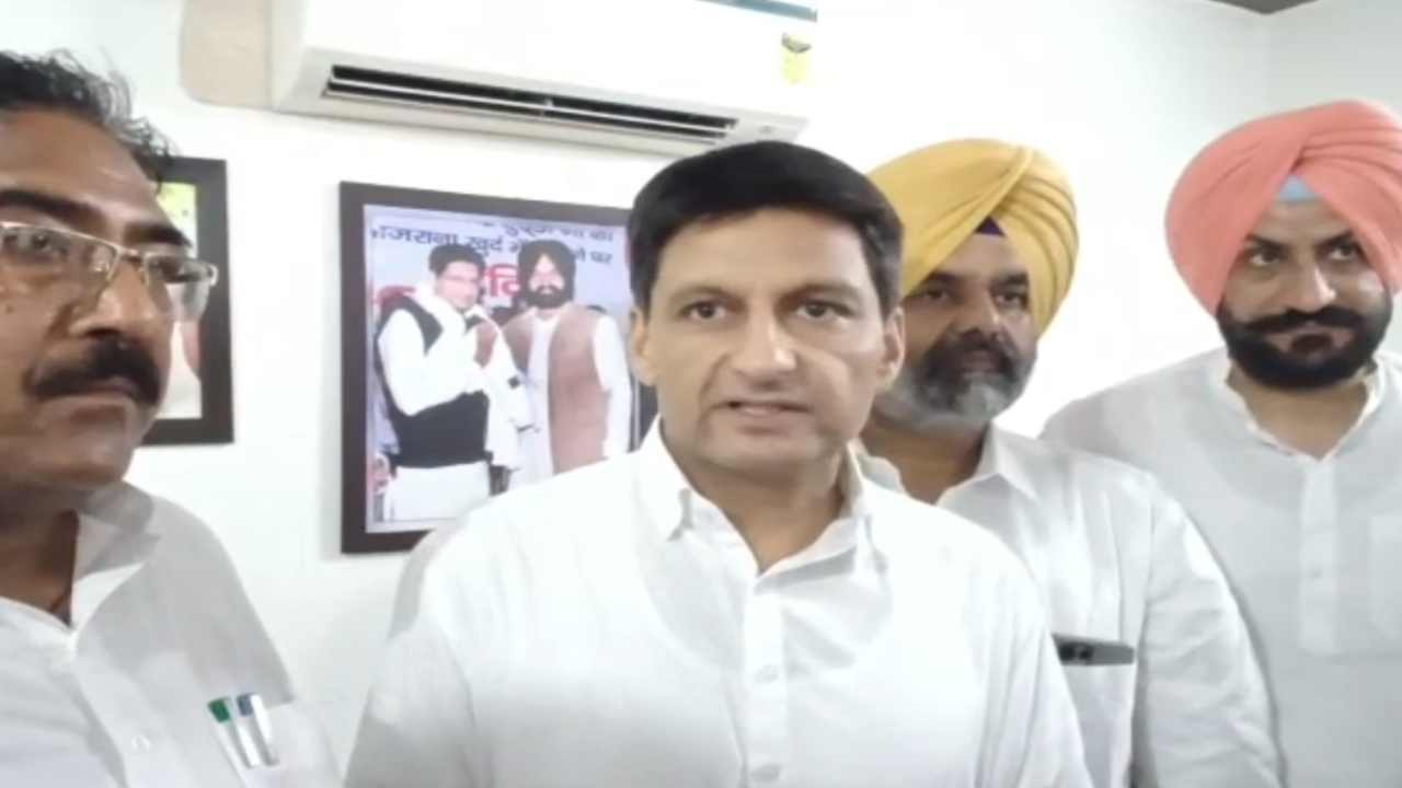 सफाई कर्मचारियों की मांगों को लेकर हुड्डा का सरकार पर निशाना, बोले- अब सिर्फ आश्वासन नहीं, चाहिए समाधान