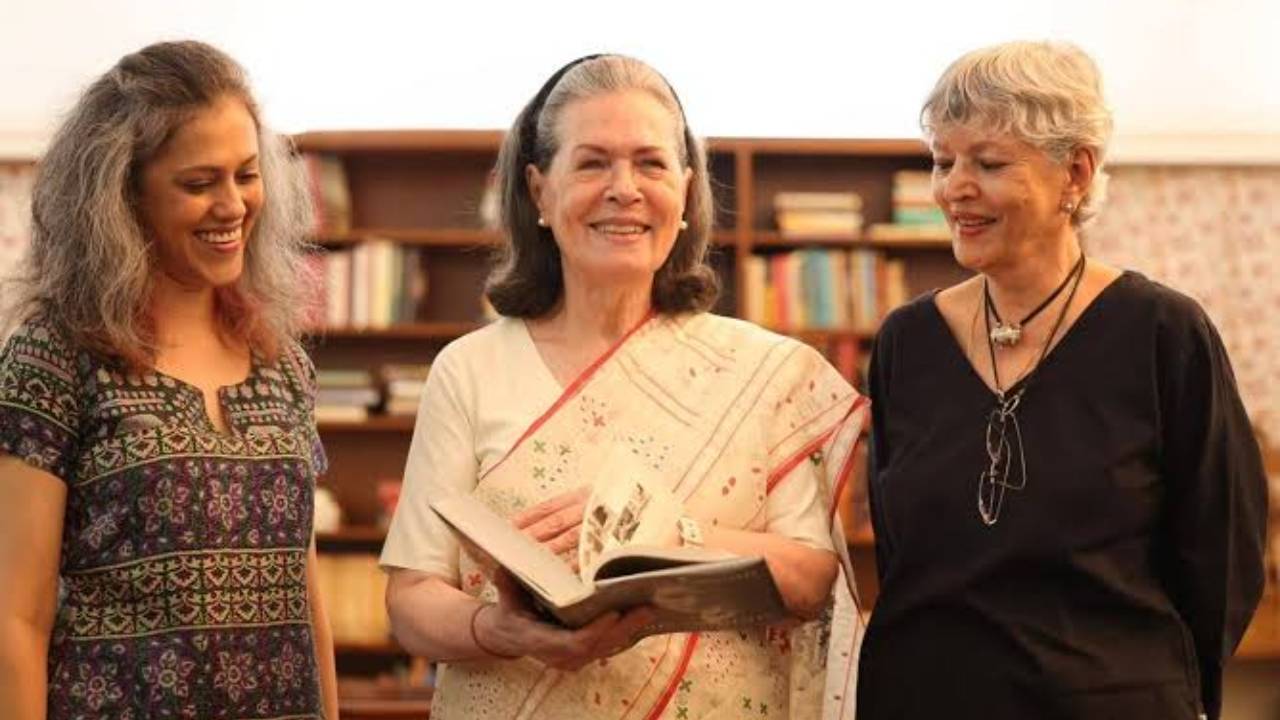 सोनिया गांधी ने ट्विटर पर किया डेब्यू, राजीव गांधी से पहली मुलाकात को किया याद