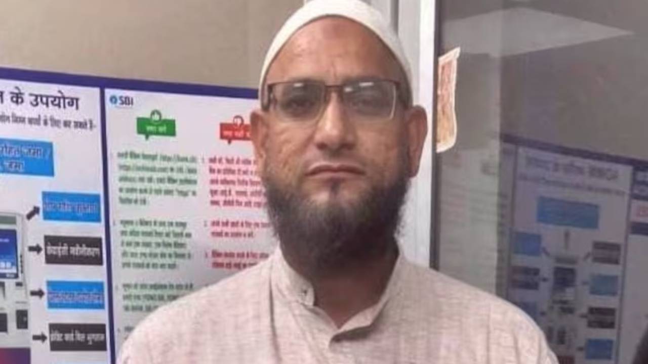 स्कूल से निकले लेकिन घर नहीं पहुंचे...टीचर नौशाद को रास्ते में मारी गोली, इलाज के दौरान हुई मौत;आरोपी ने खुद को किया पुलिस के हवाले