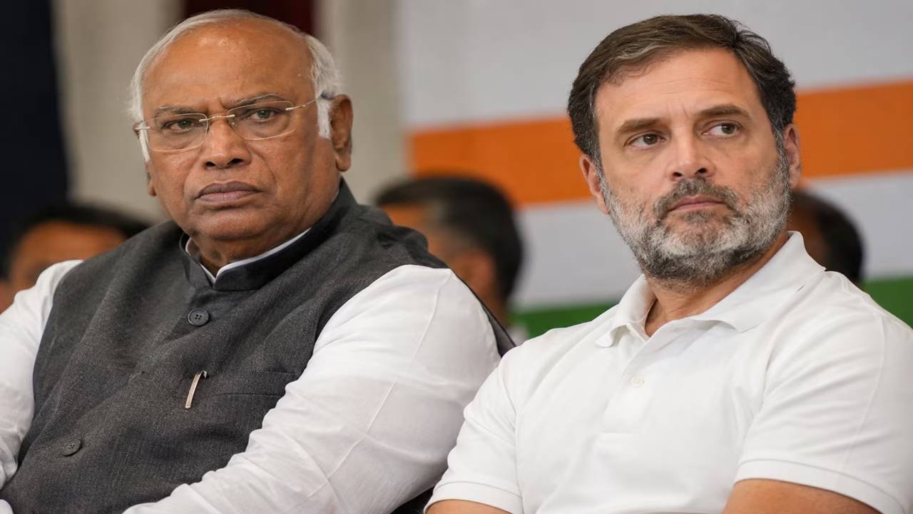 स्वतंत्रता दिवस पर लाल किला क्यों पहुंचे राहुल-खड़गे, क्या प्रोटोकॉल नहीं मिलने से हैं खफा या सियासी मतभेद?