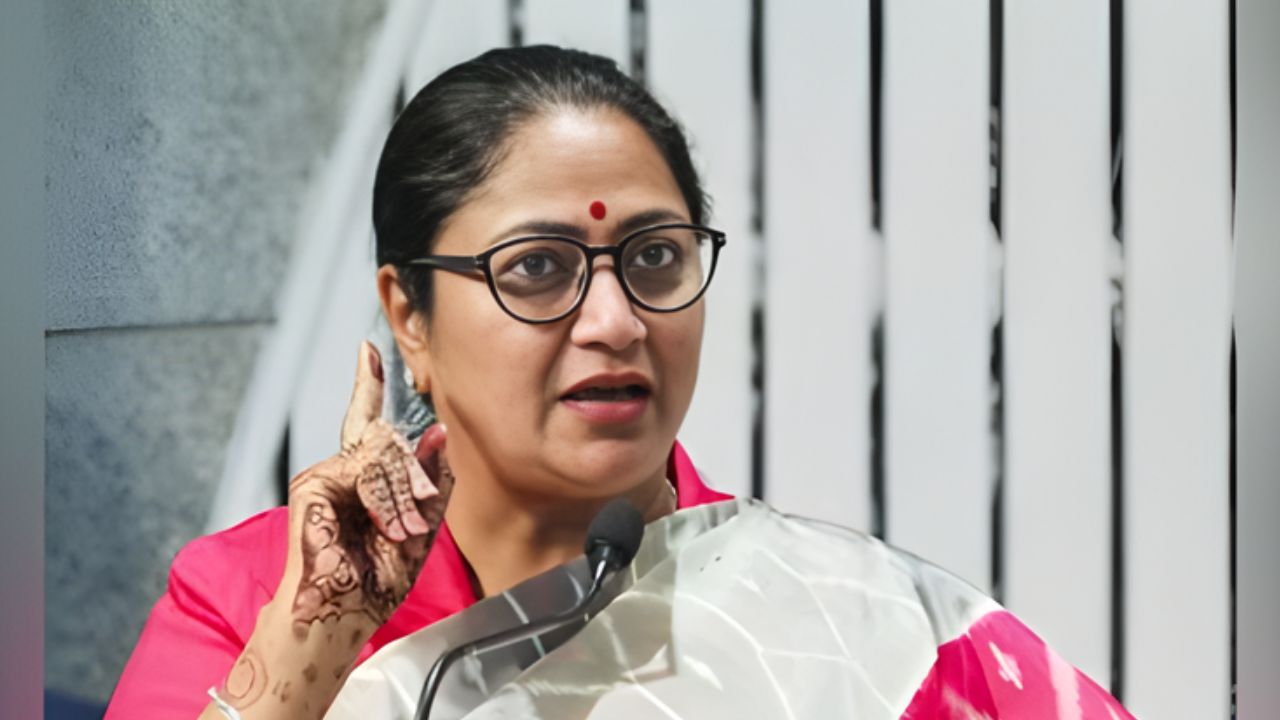 'हर घर तिरंगा' अभियान में स्वयं सहायता समूह का अहम योगदान, दिल्ली की रेखा सरकार बांटेंगी 15 लाख राष्ट्रीय ध्वज