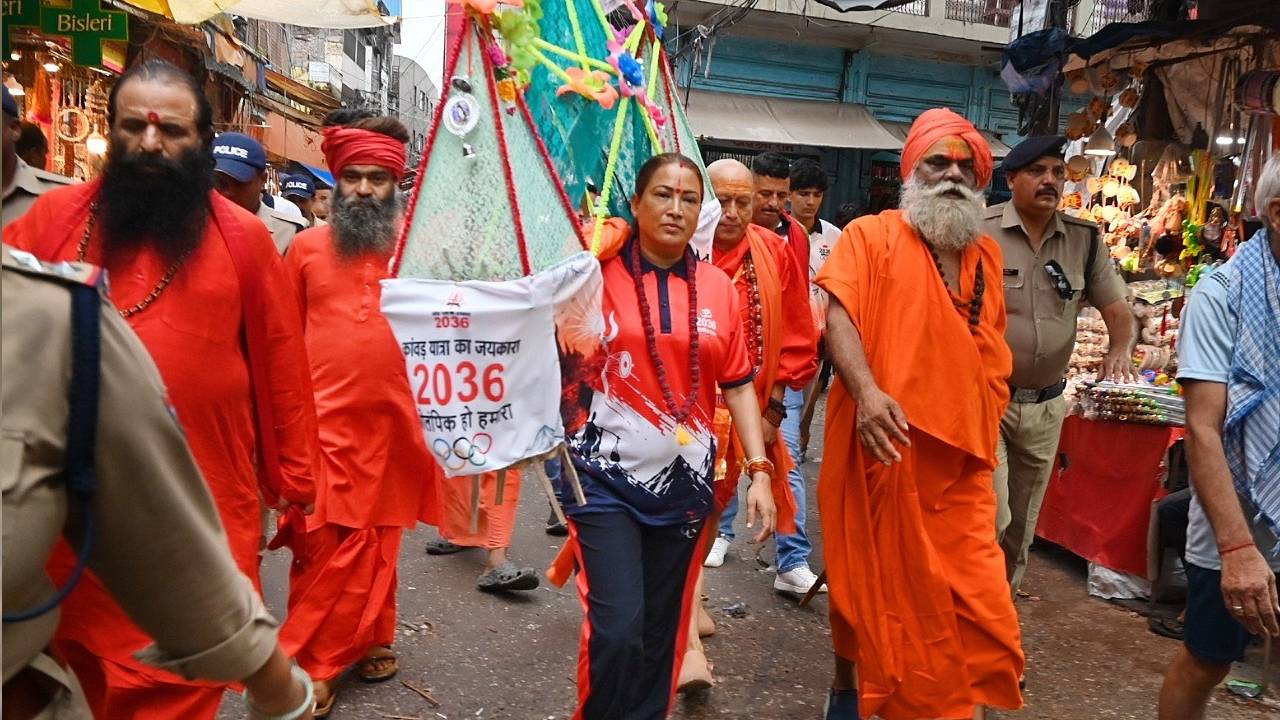 Uttrakhand News: हर-हर महादेव के जयघोष के बीच निकली रेखा आर्या की कांवड़ यात्रा, हजारों युवाओं, महिलाओं ने लिया हिस्सा