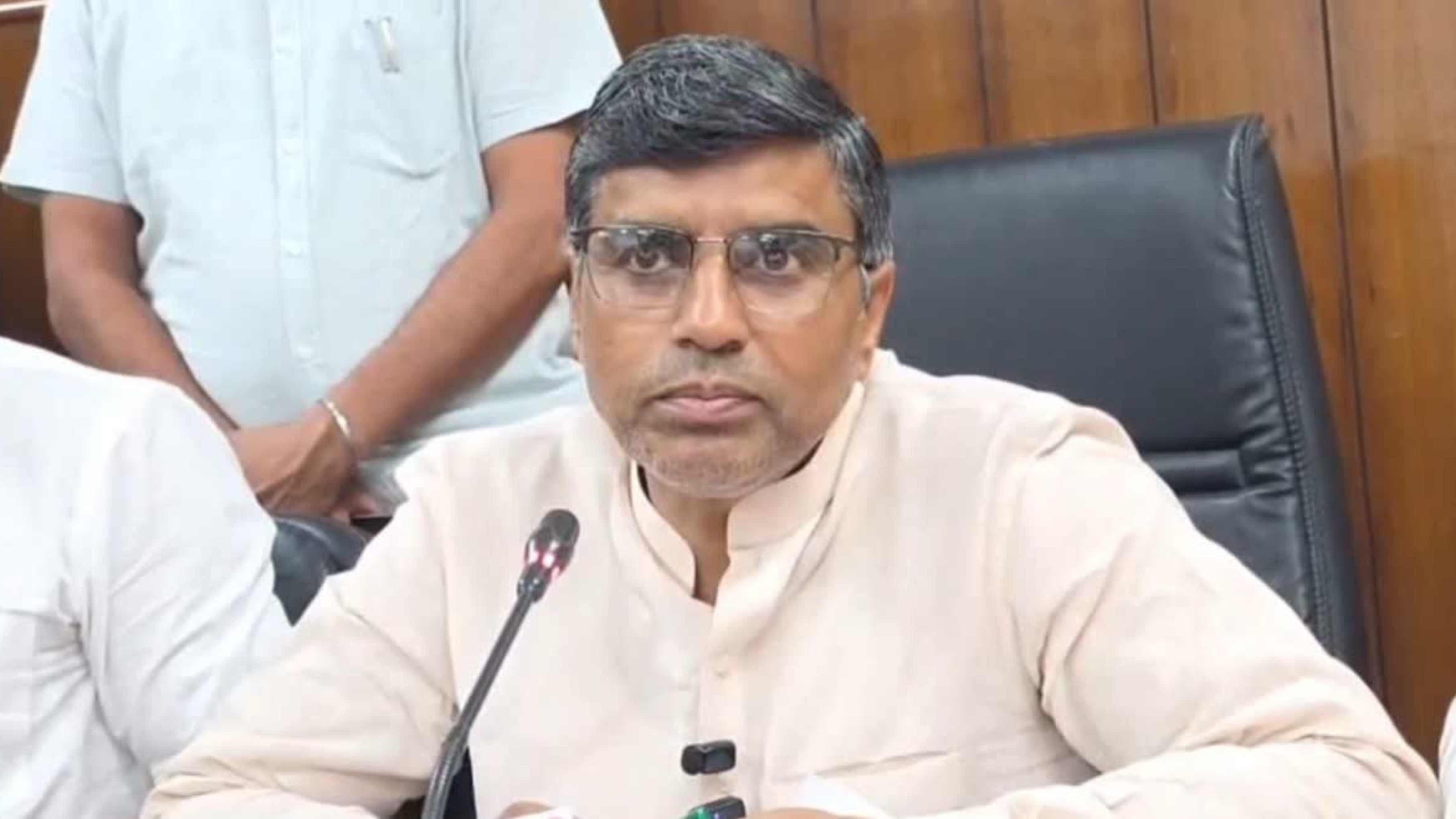 Haryana News: हरियाणा सरकार का बड़ा फैसला, स्नातक और स्नातकोत्तर पाठ्यक्रम में शामिल होंगी पाठ्येतर गतिविधियां