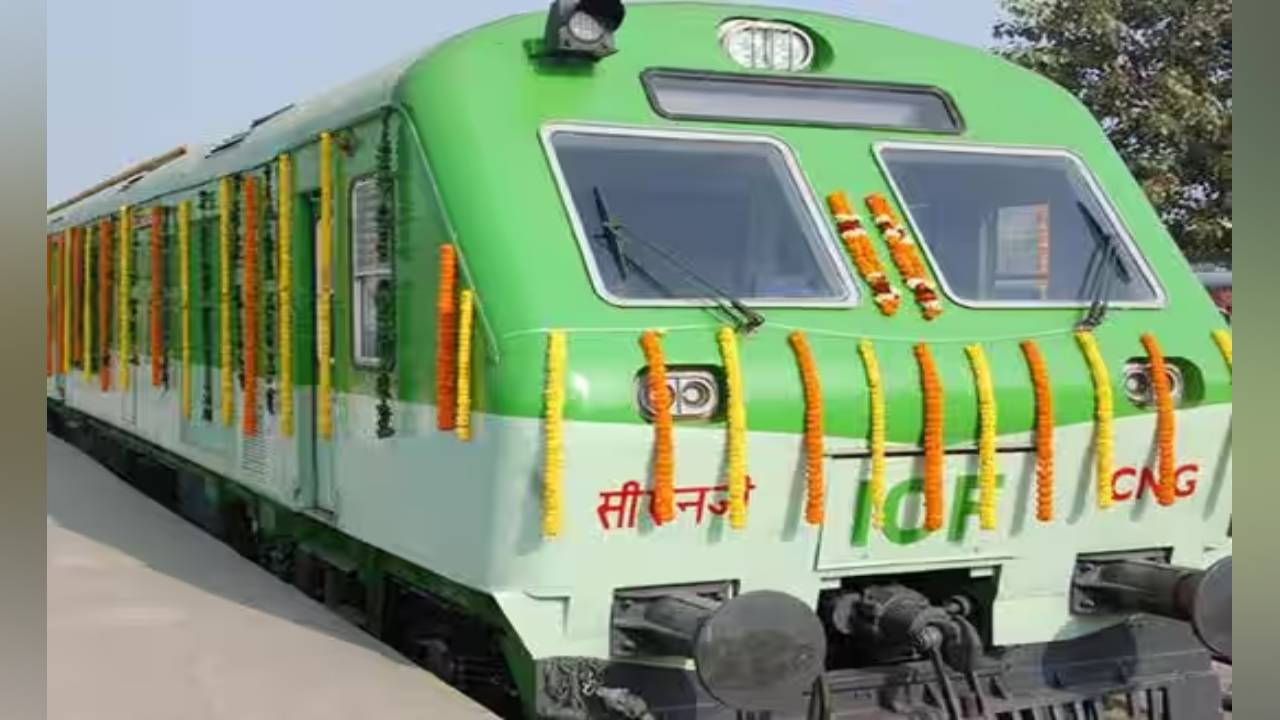 हाइड्रोजन के बाद अब LNG का दौर, साबरमती की पटरी पर दौड़ी देश की पहली गैस-डीजल ट्रेन; अमित शाह ने किया रवाना