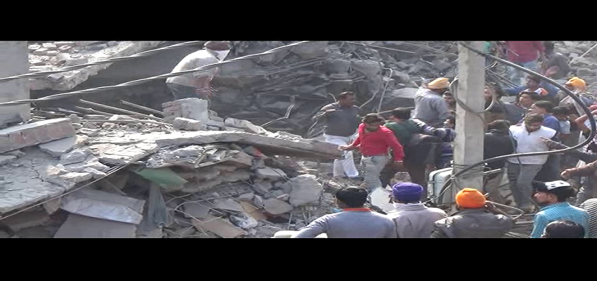 प्लॉस्टिक बैग फैक्ट्री में आग लगने से गिरी 5 मंजिला इमारत, हादसे में 3 लोगों की मौत।