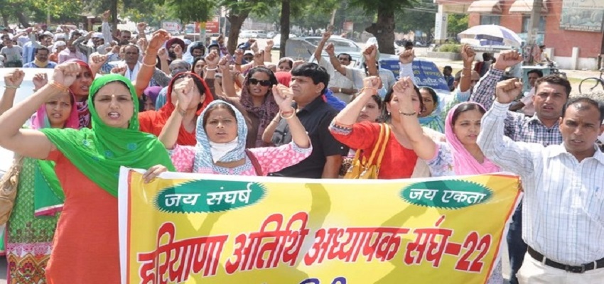 22 दिनों से अपनी मांगों को लेकर धरने पर  अतिथि अध्यापक,1200 अतिथि अध्यापकों को वापस लाने की मांग।