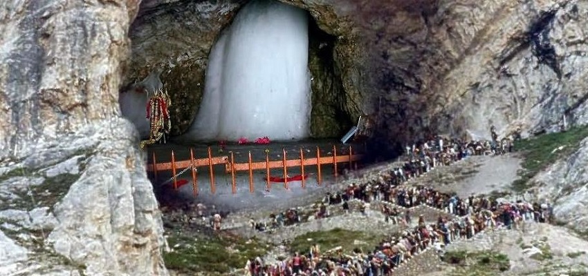 अमरनाथ में जयकारे और मंत्रोच्चारण पर नहीं लगी है रोक,NGT ने दिया आदेश पर स्पष्टीकरण।