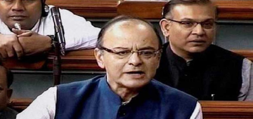 वित्त मंत्री अरुण जेटली ने पेश किया आर्थिक सर्वे।