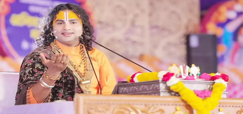 Narrator Aniruddhacharya: कथावाचक अनिरुद्धाचार्य ने दिया ऐसा बयान की मचा बवाल , संतों की नाराजगी देख मांगनी पड़ी माफी