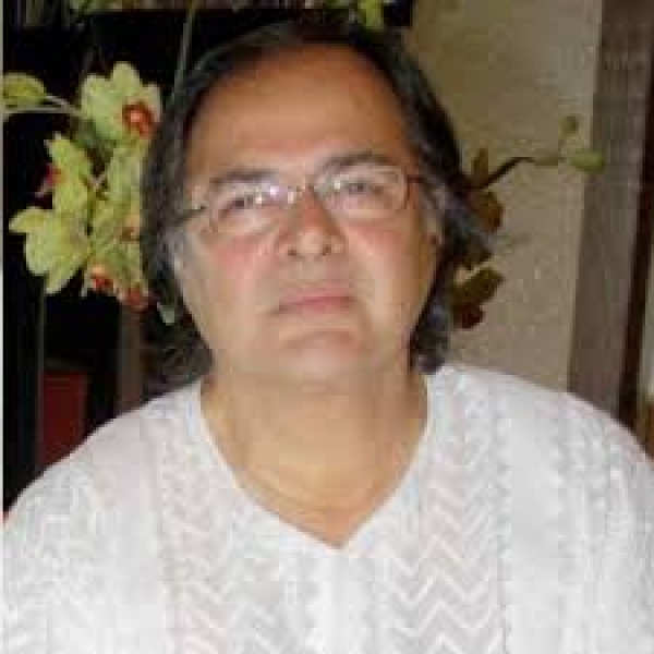 अभिनेता फारूख शेख का 65 साल की उम्र में दिल का दौरा पड़ने से निधन