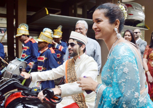 समीरा रेड्डी परिणय सूत्र में बंधी, अक्षय से हुई शादी