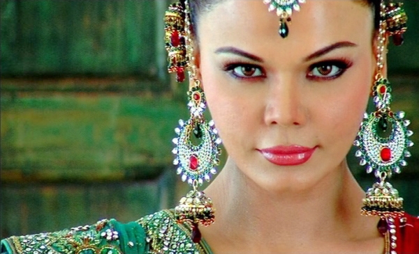 राखी सांवत ने मयंक गांधी पर दर्ज कराया केस