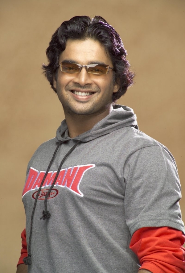 वोट देकर एक जिम्मेदार आदमी बनें: माधवन