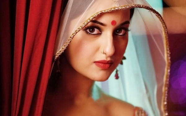 सोनाक्षी के Facebook पर एक करोड़ फैन