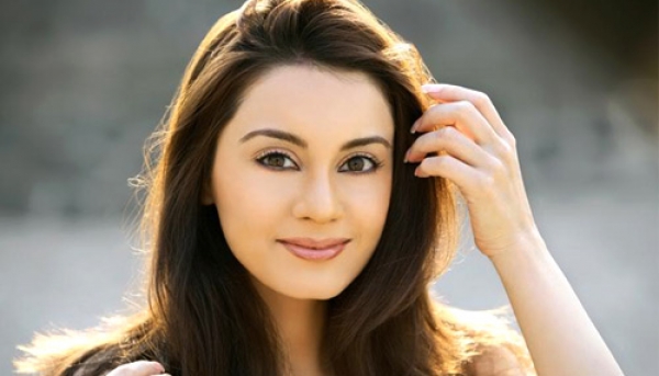 बिग बॉस सीजन-8 का धमाकेदार आगाज, घर में मिनिषा सहित 15 प्रतियोगी