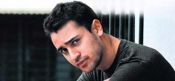  हॉलीवुड में इंडियंस के लिए अच्छे रोल नहीं 