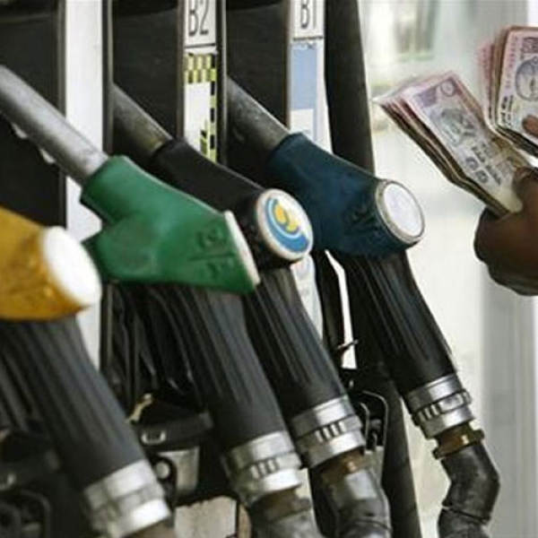 पेट्रोल-डीजल कीमत में राहत नहीं , Excise फिर बढाई, होगी कमाई 