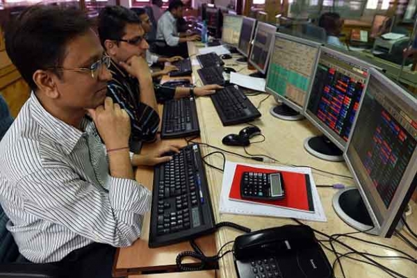 शेयर बाजार में गिरावट, सेंसेक्स में 46 अंक गिरा