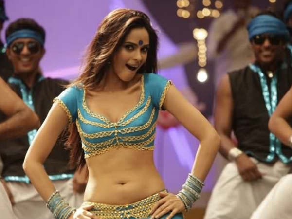  मल्लिका सेहरावत का घाघरे के लिए घमासान, गाना रीलीज