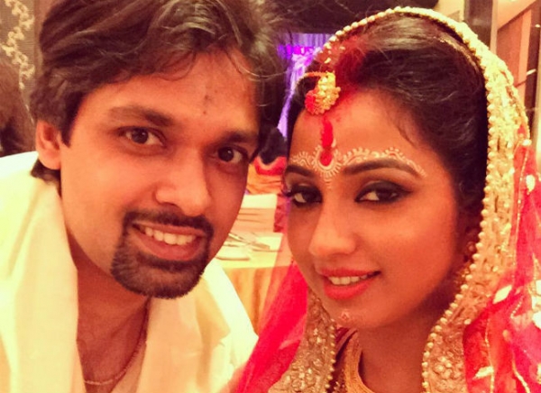 दोस्त शीलादित्या के साथ श्रेया घोषाल बंधी शादी के बंधन में