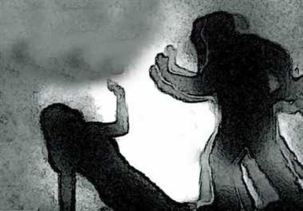  मां के रिश्ते को किया कलंकित, बेटी से करवाती रही देह व्यापार 