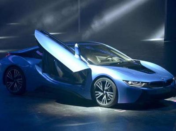  बीएमडब्ल्यू आई8 लॉन्च, कीमत 2.29 करोड़ रु