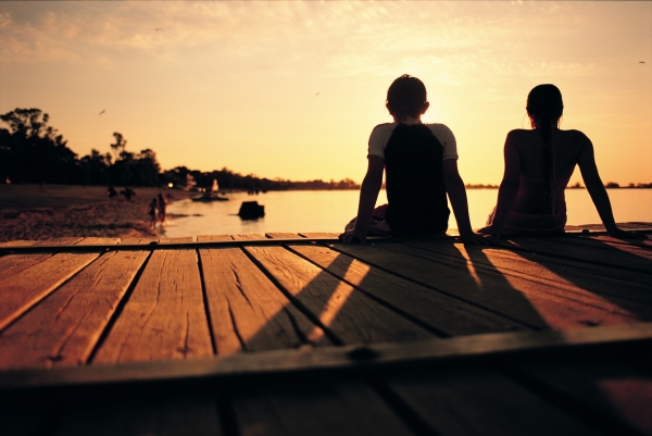 विदेश दौरे का मजा उठाएं , बस दीजिए अपने दोस्त का रेफरल 