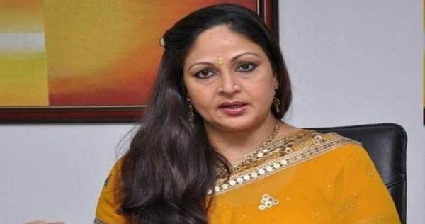 अभिनेत्री रति अग्निहोत्री ने पति के खिलाफ कराया मामला दर्ज