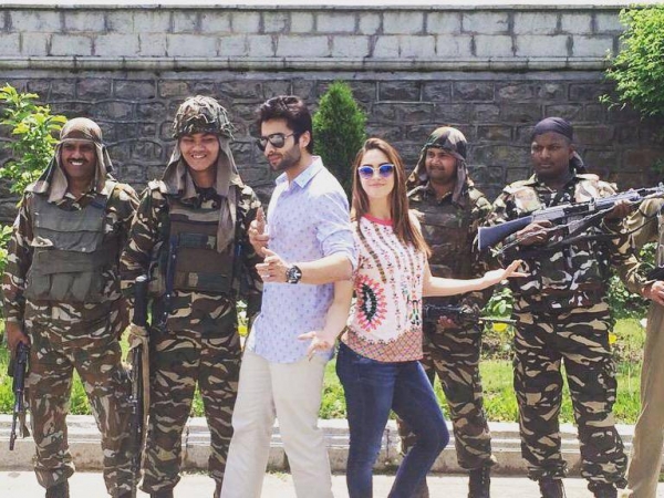 कश्मीर की नकारात्मक छवि को बॉलीवुड कर सकता है खत्म