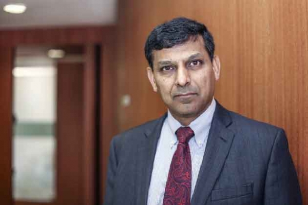 मॉनिटरी पॉलिसी रिव्यू में कल लोन और सस्ता कर सकते है: रघुराम राजन