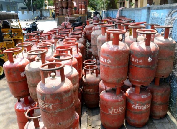 LPG की सेल्स 25% घटी