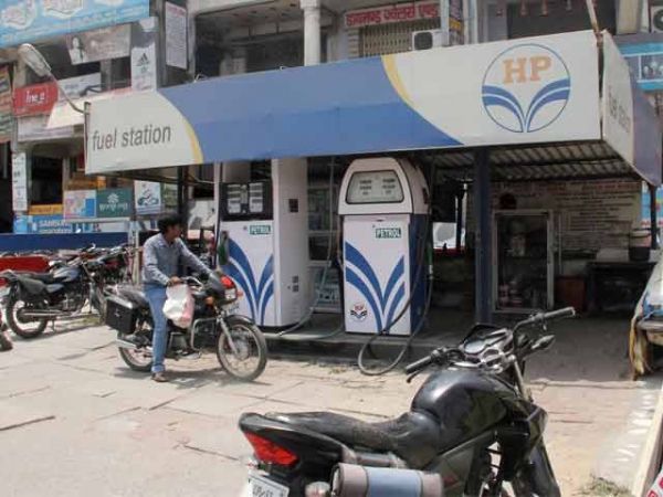 हरियाणा में डीलरों की अनिश्चितकालीन हड़ताल से पेट्रोल पंप बंद