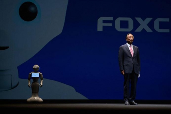 फॉक्सकॉन लगाएगा मेक इन इंडिया में करीब 12 हजार करोड़