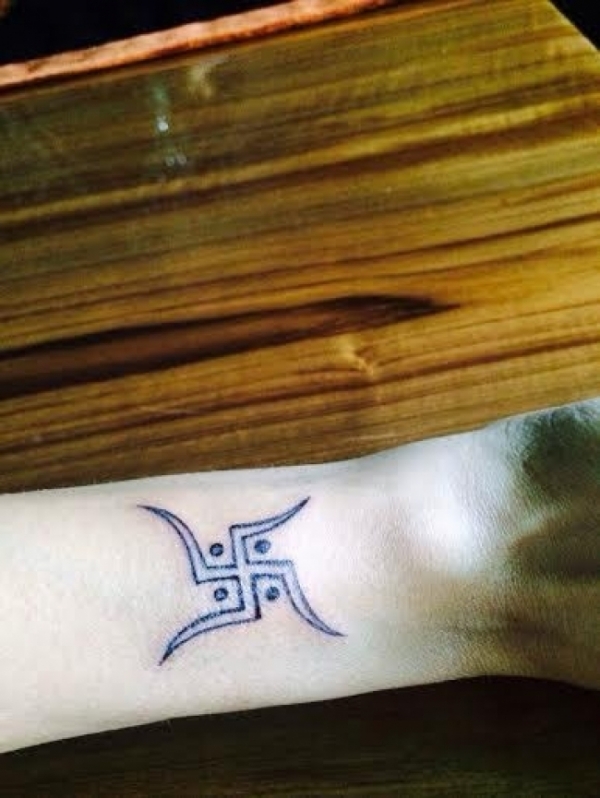 शिल्पा शेट्टी ने अपने हाथ पर बनवाया टैटू