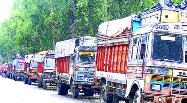 पांचवें दिन भी ट्रक संचालकों की हड़ताल रही जारी