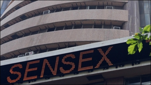 शेयर बाजार: सेंसेक्स 256 अंक लुढ़का