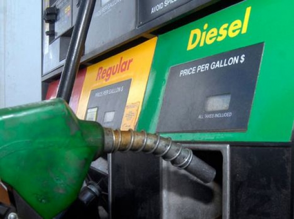 खुशखबरी: पेट्रोल-डीजल कल 4 रुपए तक हो सकता है सस्ता