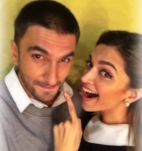 दीपिका ने काट दी रणवीर की मूंछें