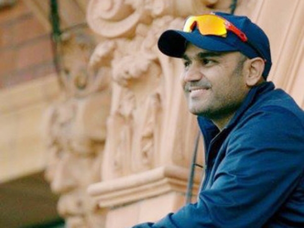 सहवाग बोले, 2019 विश्व कप तक खेल सकते हैं धोनी