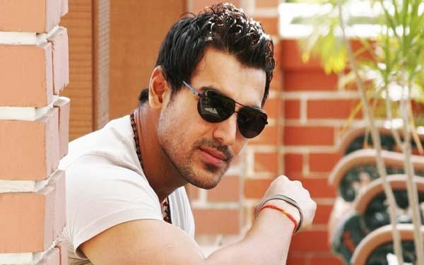 जॉन बोले की मुझे शादियों में नाचने का नहीं है शौक