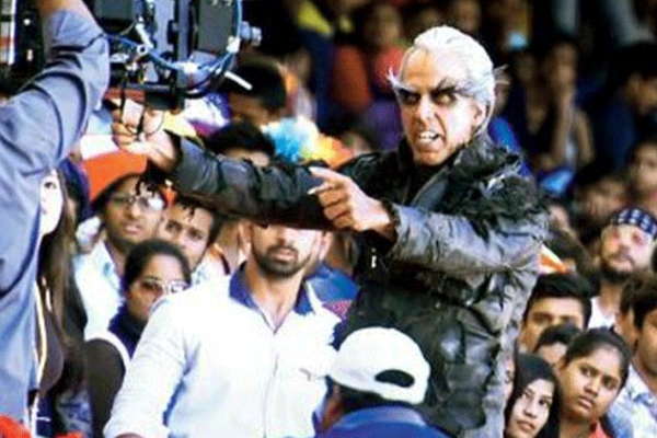 2.0 में खिलाड़ी कुमार ने बदला हुलिया